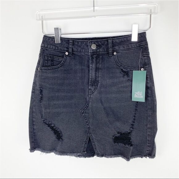 NEW Wild Fable Women's Black Mini Distressed Split Front Jean Skirt Size 2 - Picture 3 of 10